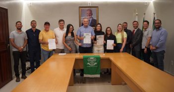 Prefeitura assina ordens de serviço para obras de saúde e educação nas vilas Canopus e Cabocla